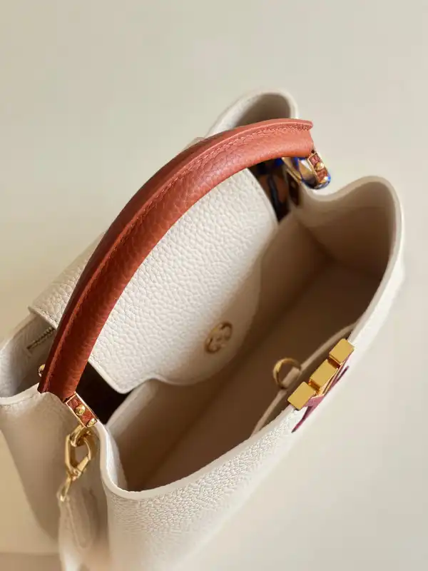 LOUIS VUITTON CAPUCINES BB