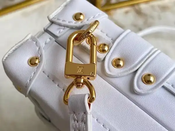 LOUIS VUITTON PETITE MALLE