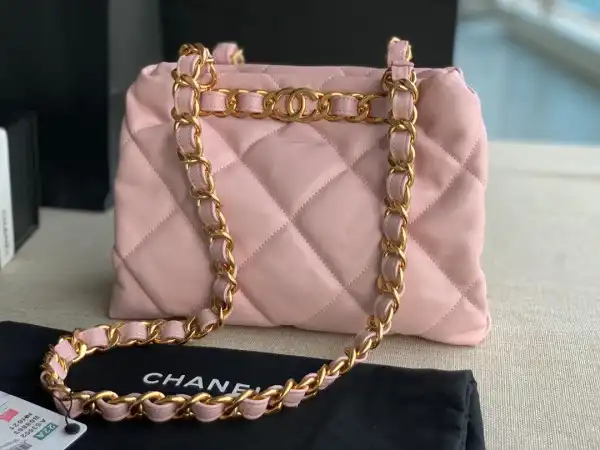 Firstbag Ru CHANEL SMALL TOTE