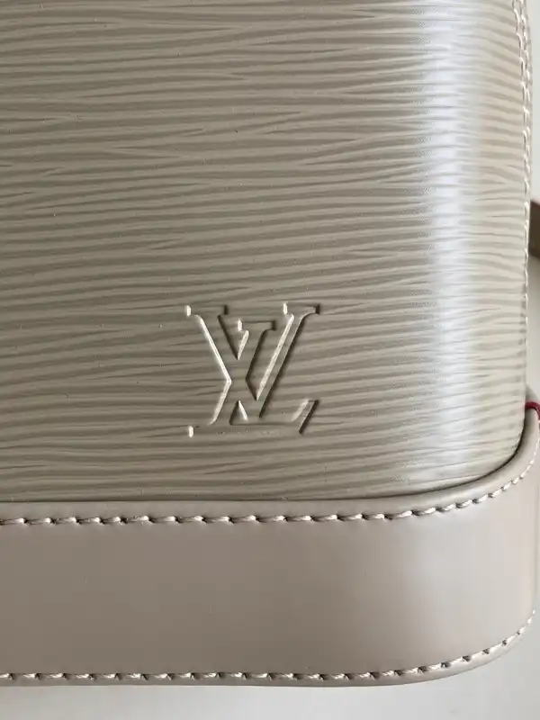 First bag ru LOUIS VUITTON ALMA BB