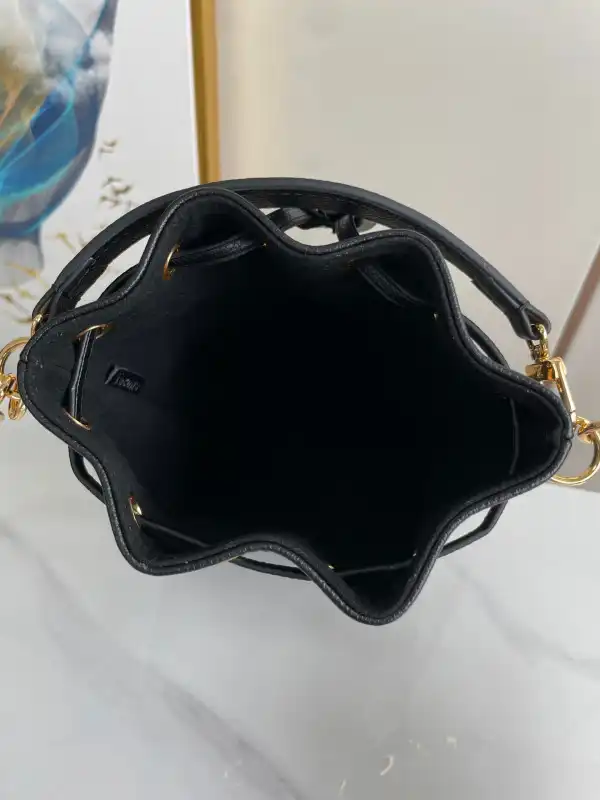 Frstbag ru LOUIS VUITTON NANO NOÉ