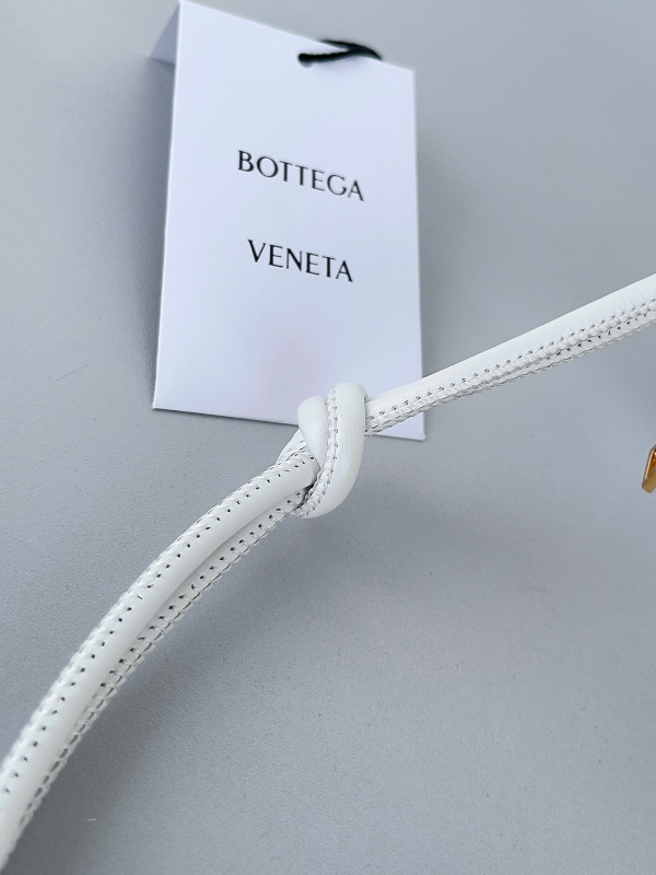 HOT SALE BOTTEGA VENETA Pouch On Strap