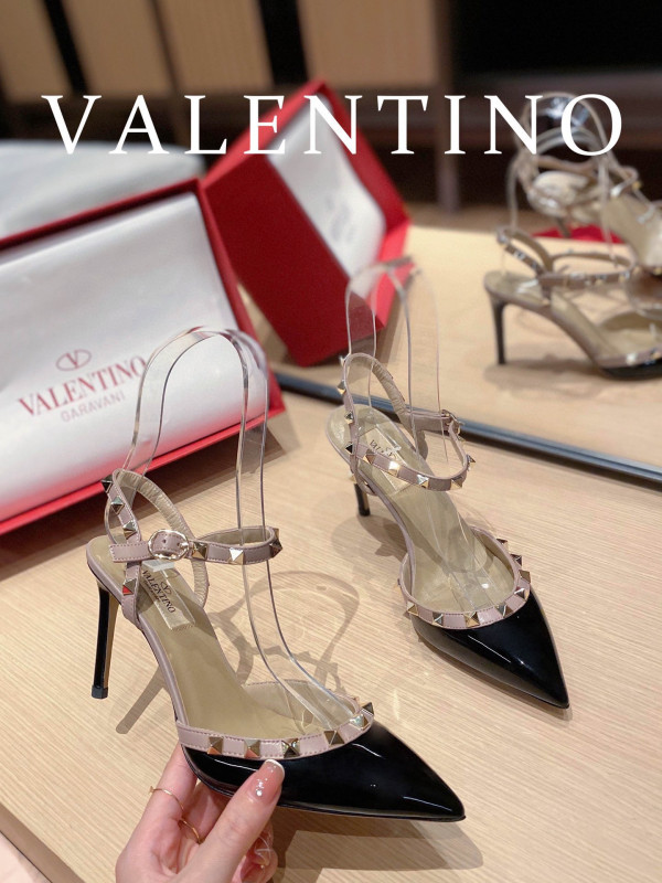 VALENTINO ROCKSTUD SANDAL