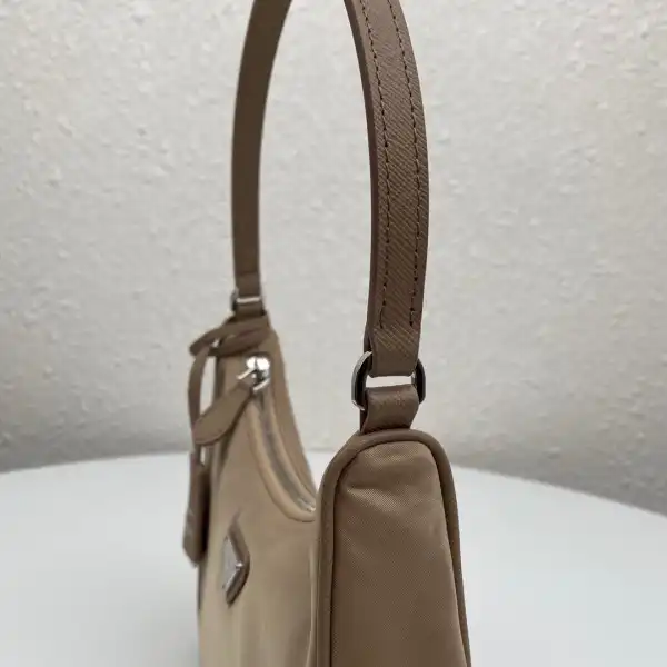 Yupoo bagsoffer Prada Re-Edition 2005 Re-Nylon mini bag