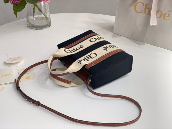 HOT SALE CHLOÉ small woody tote bag