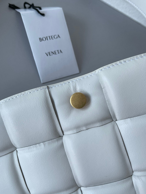 BOTTEGA VENETA CASSETTE