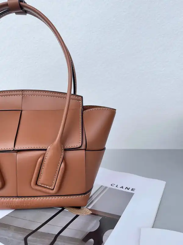 BOTTEGA VENETA MINI ARCO