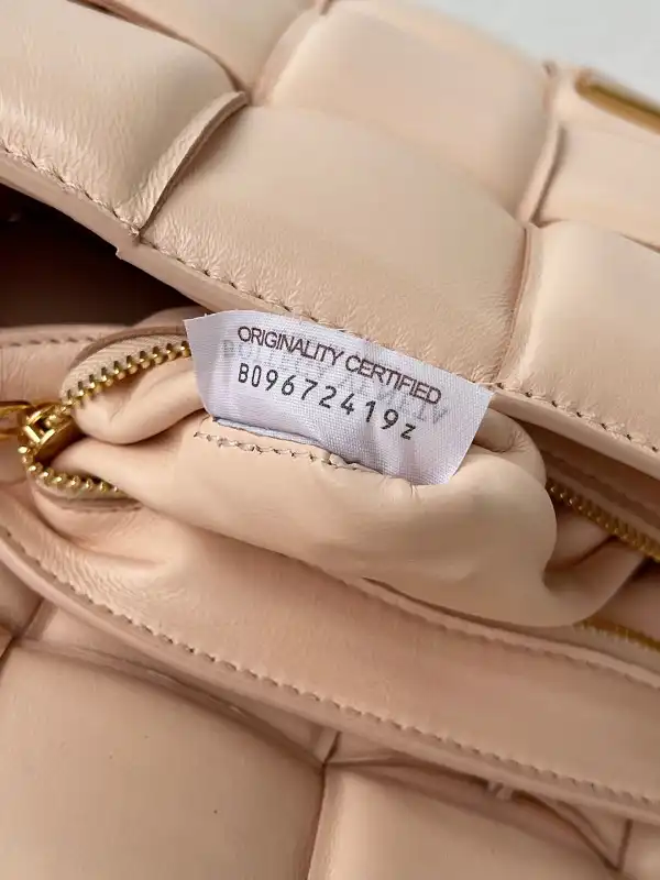 BOTTEGA VENETA CASSETTE