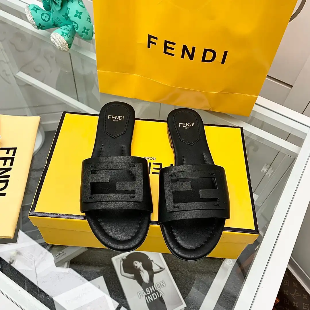 TO Fendi Signature