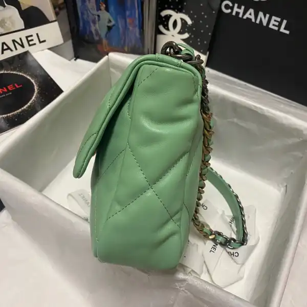 CHANEL 19 FLAP BAG