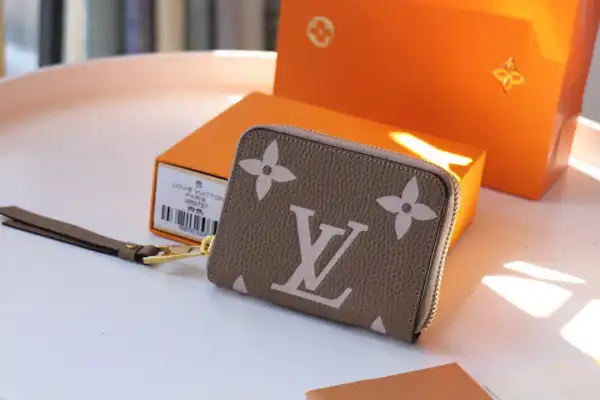 Cheap LOUIS VUITTON ZIPPY COIN PURSE