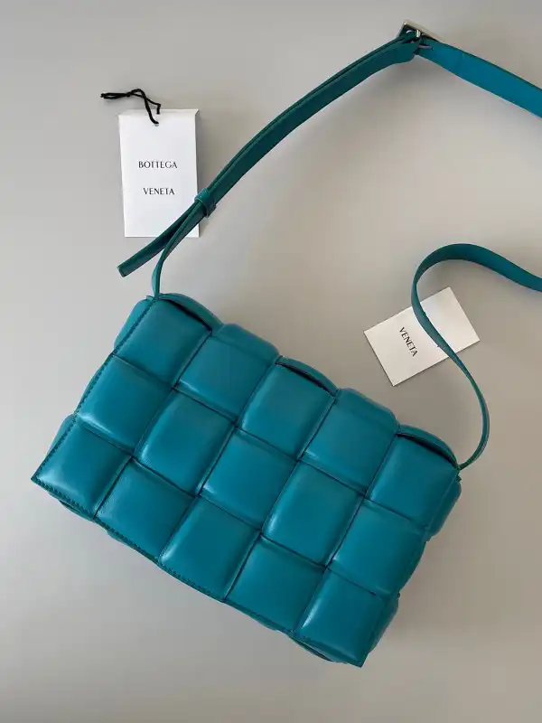 BOTTEGA VENETA CASSETTE