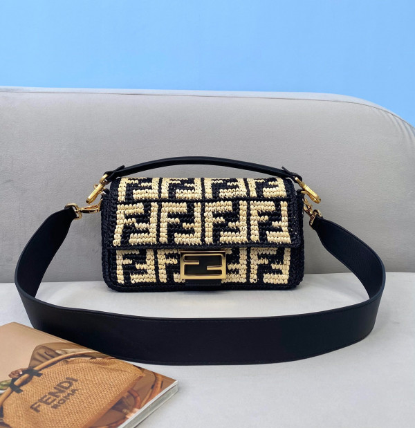 HOT SALE FENDI BAGUETTE