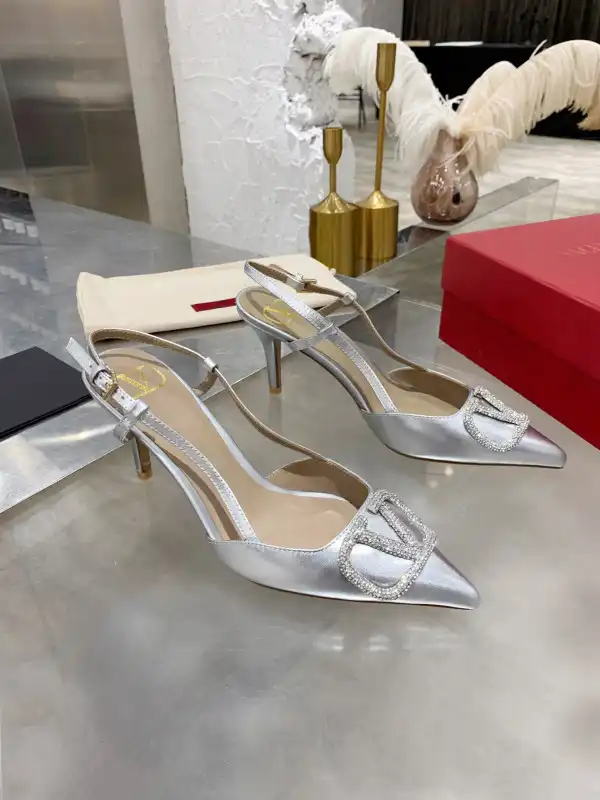 Bagsoffer yupoo VALENTINO  SANDAL