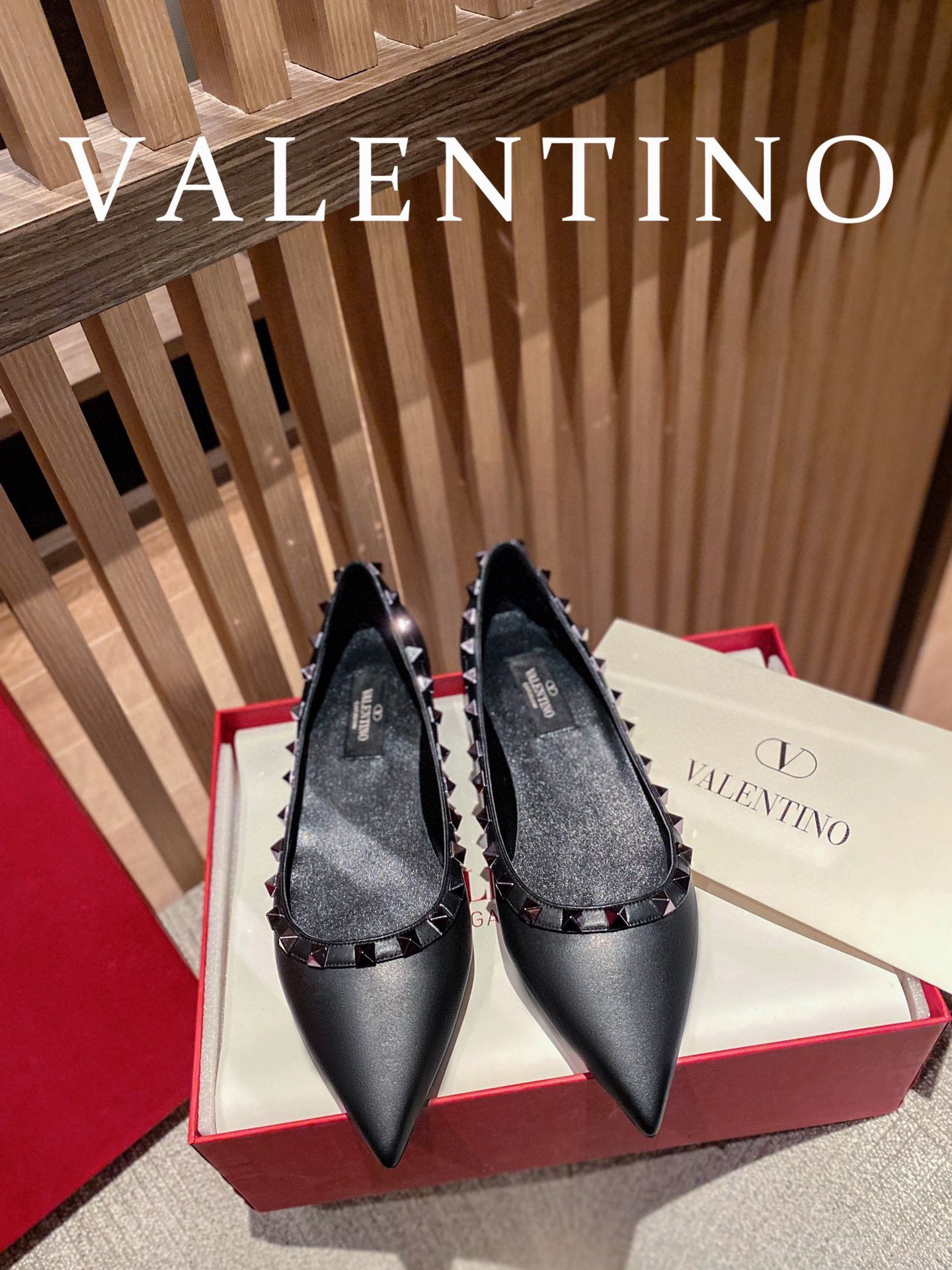 HOT SALE VALENTINO ROCKSTUD FLAT