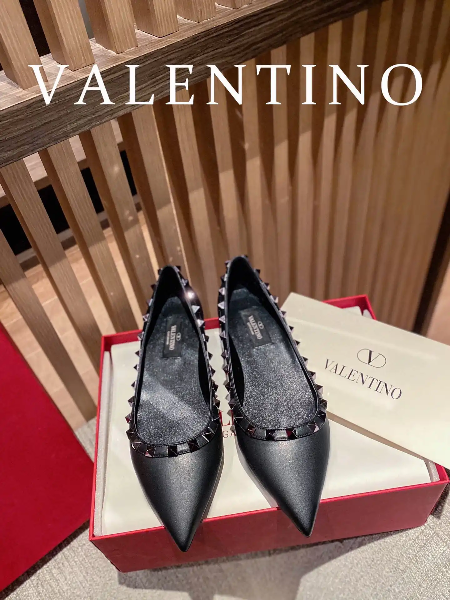 VALENTINO ROCKSTUD FLAT