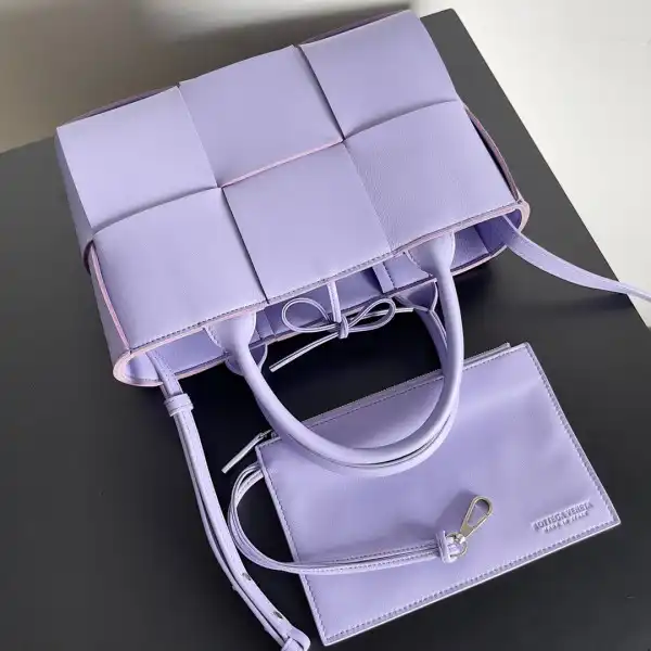 BOTTEGA VENETA ARCO MINI TOTE