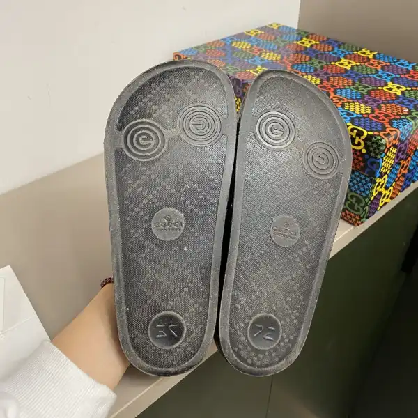 GUCCI GG Psychedelic slide