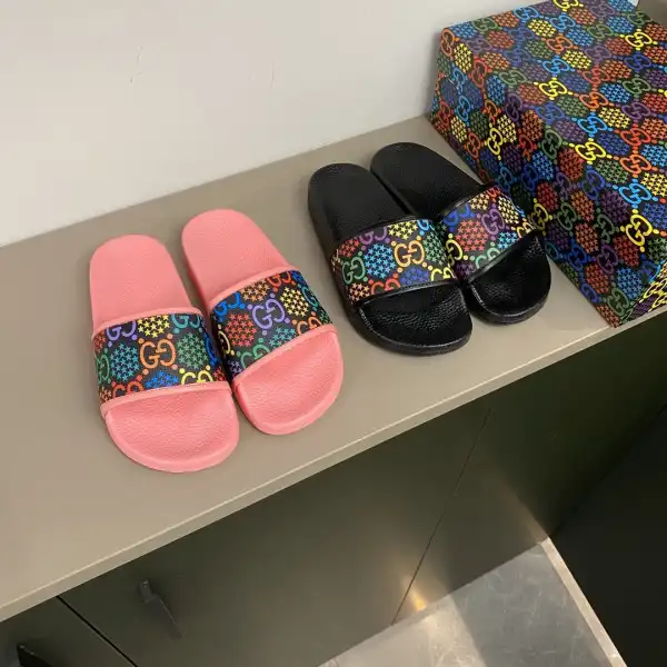 GUCCI GG Psychedelic slide