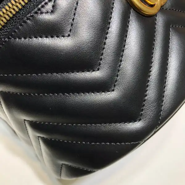 First bag ru GUCCI GG Marmont small cosmetic case