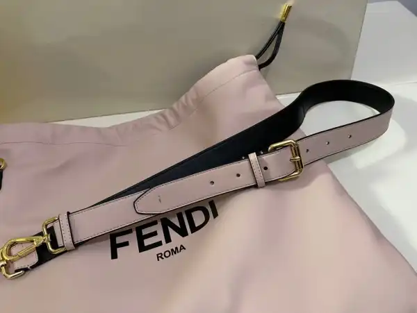 Bagsoffer yupoo FENDI PACK MEDIUM POUCH