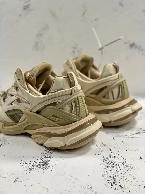 BALENCIAGA TRACK.2