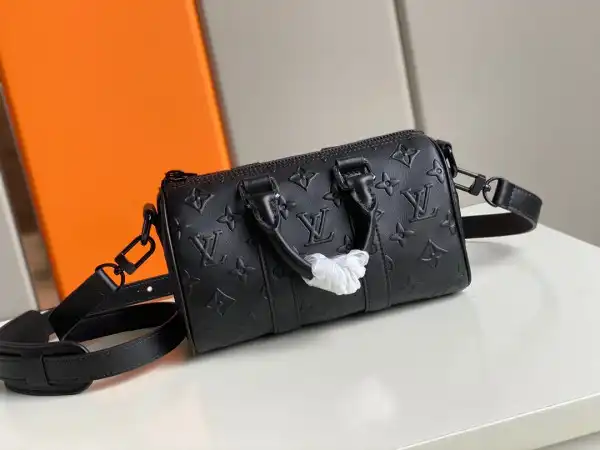 LOUIS VUITTON KEEPALL XS