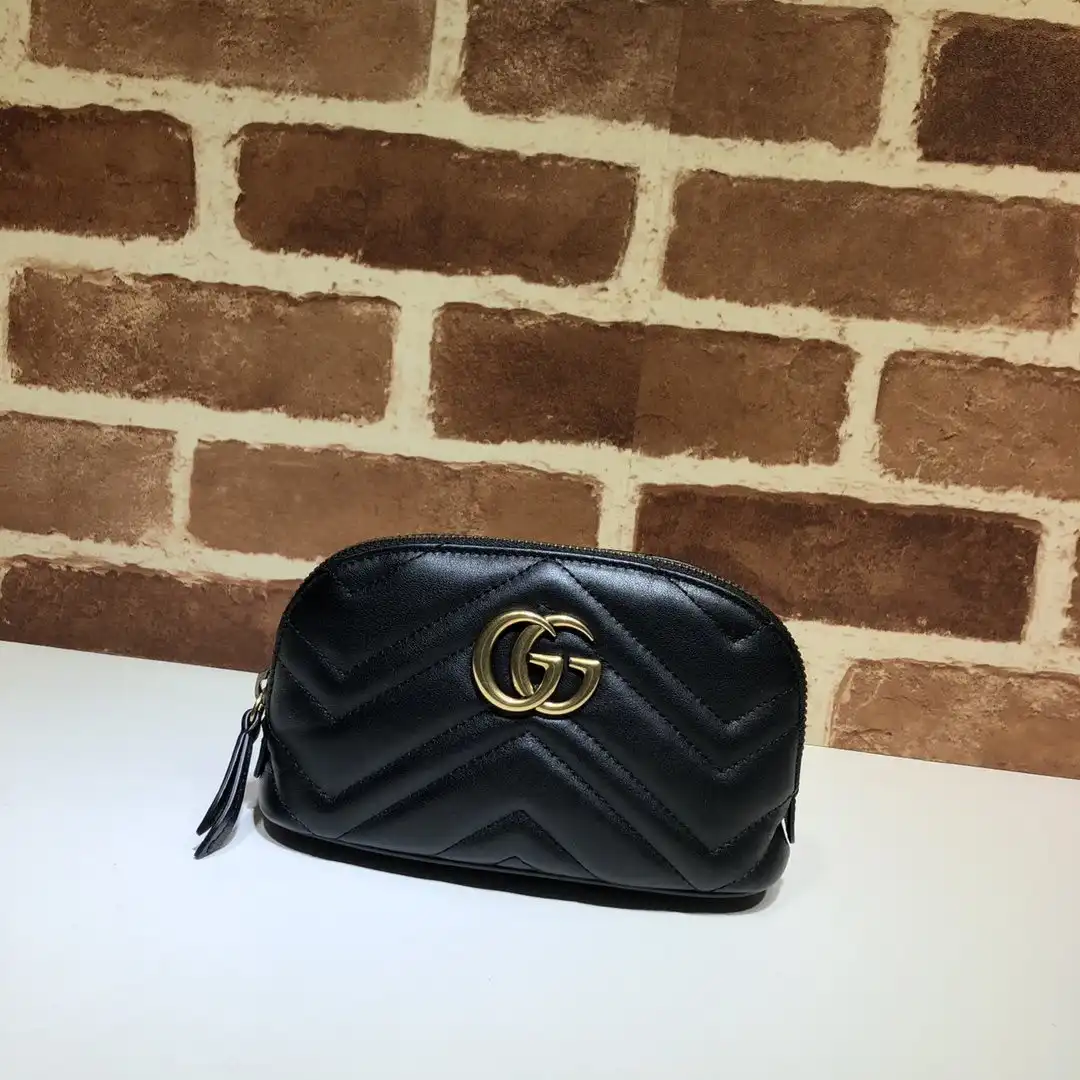 GUCCI GG Marmont cosmetic case