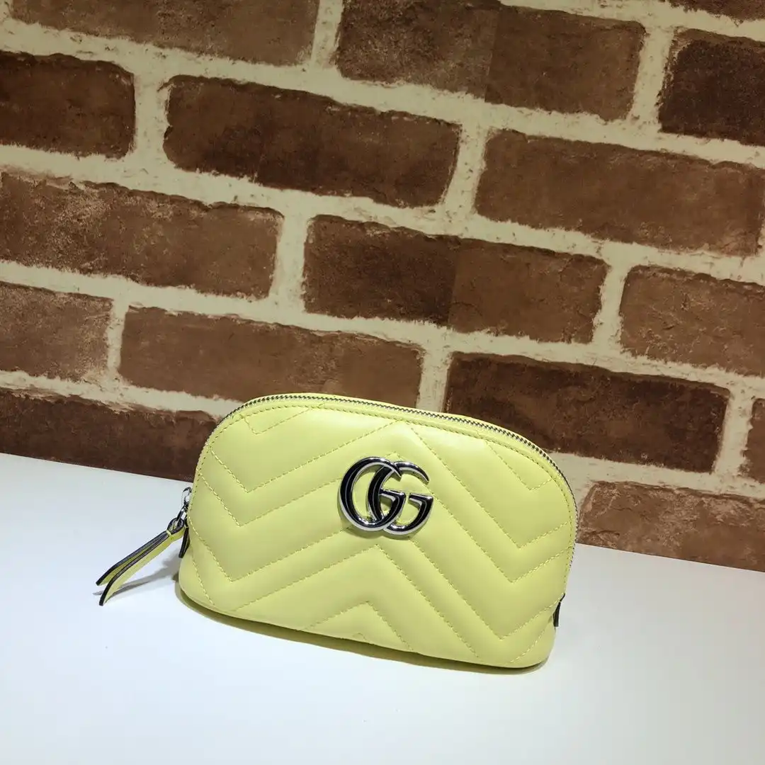 GUCCI GG Marmont cosmetic case