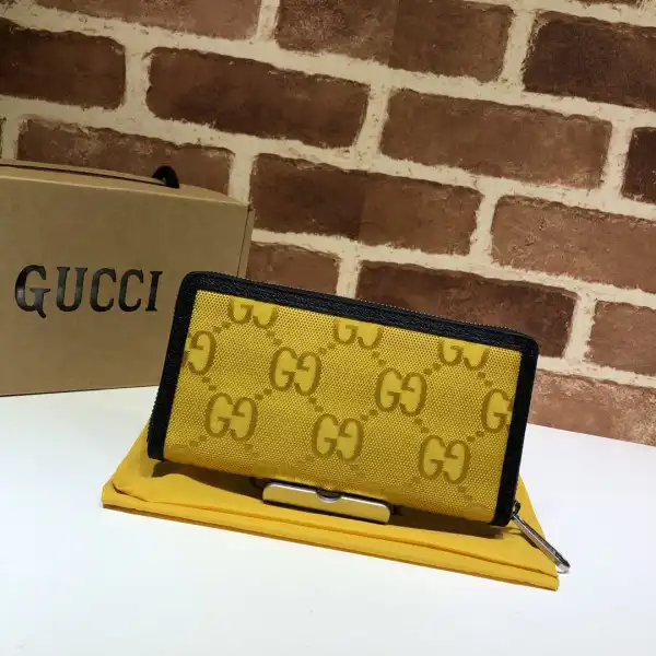 GUCCI Off The Grid Zippy wallet