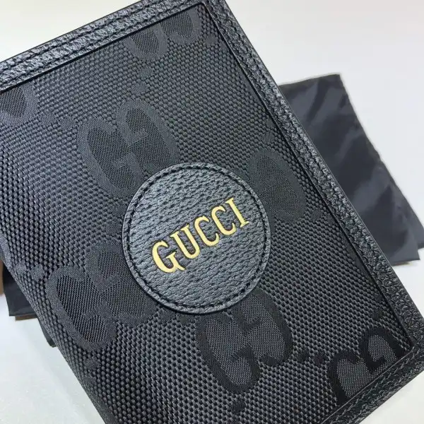 Firstbag Ru GUCCI Off The Grid passport case