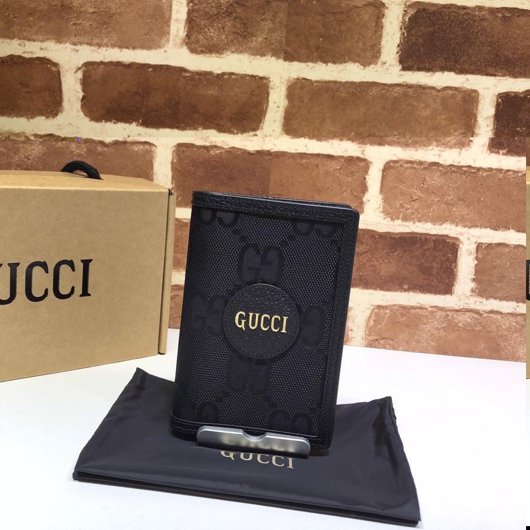 HOT SALE GUCCI Off The Grid passport case