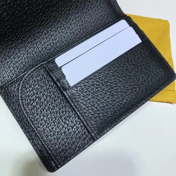 GUCCI Off The Grid passport case