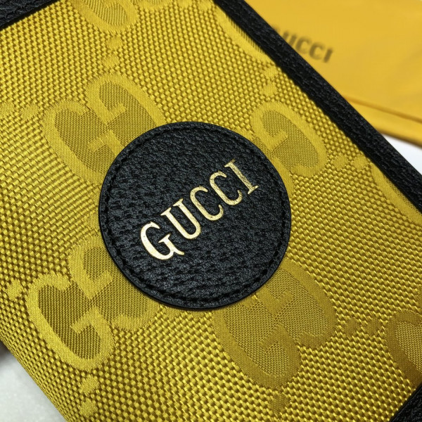 HOT SALE GUCCI Off The Grid passport case