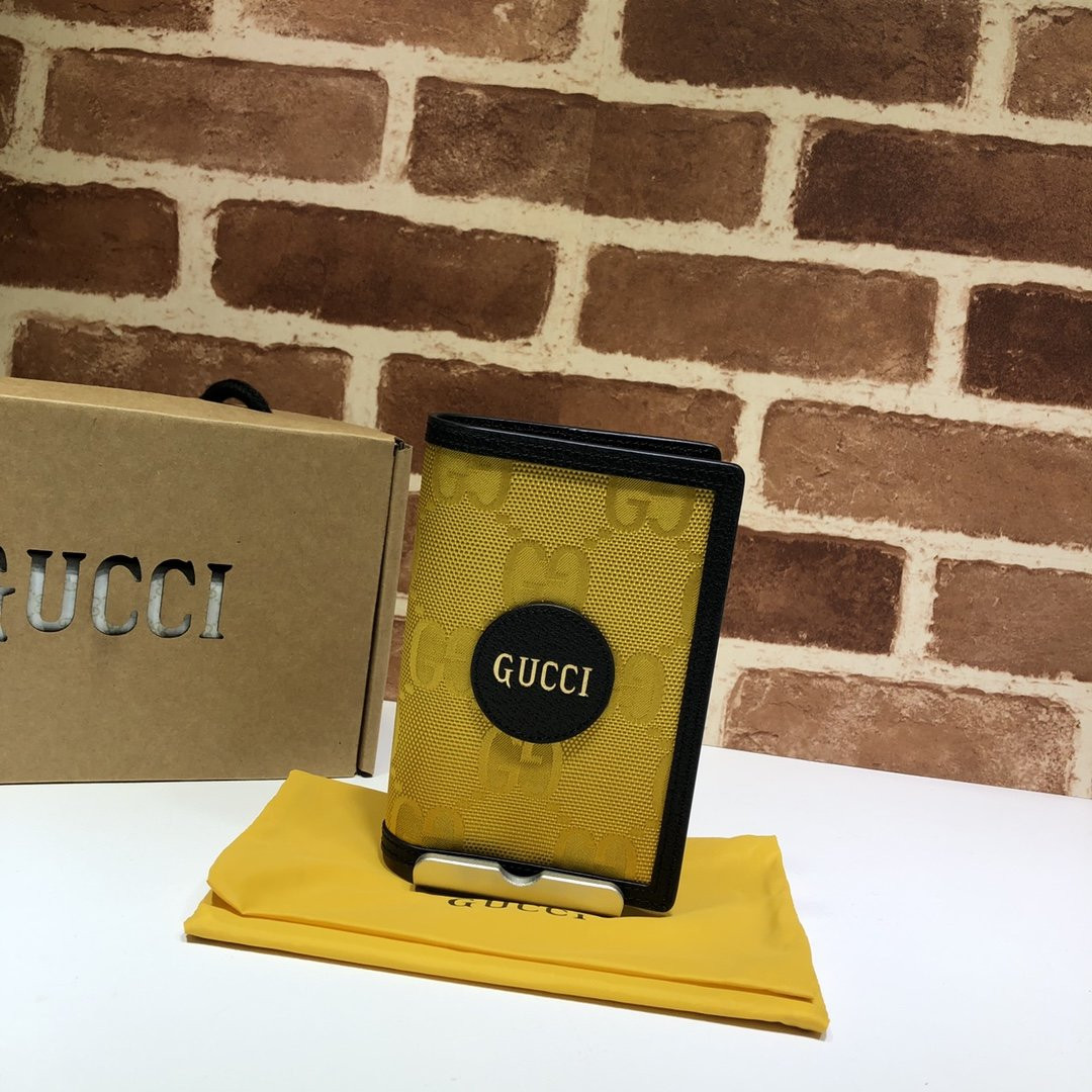 HOT SALE GUCCI Off The Grid passport case