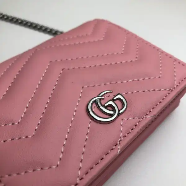 GUCCI GG Marmont chain wallet