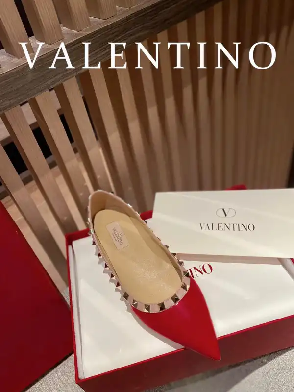 VALENTINO ROCKSTUD FLAT