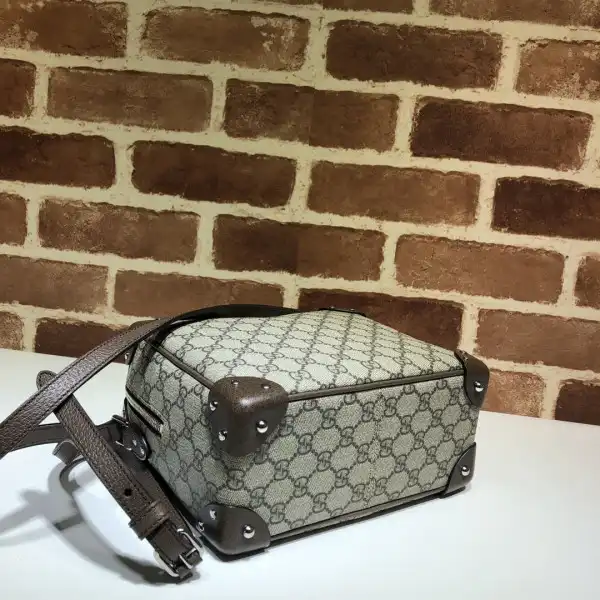 GUCCI GG shoulder bag with leather details