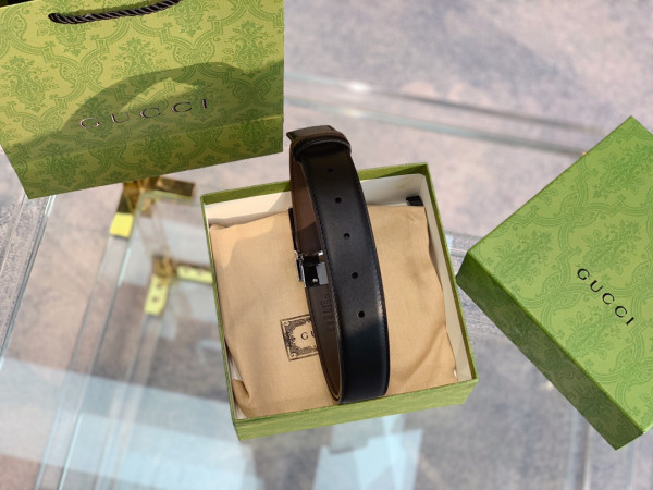 HOT SALE GUCCI Reversible belt with Square G buckle