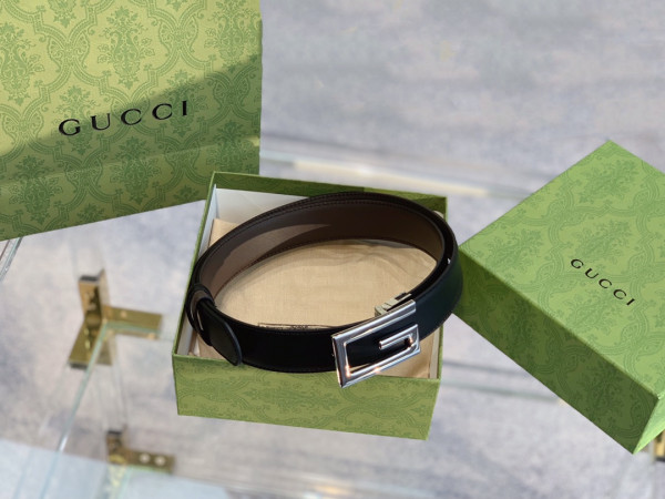 HOT SALE GUCCI Reversible belt with Square G buckle