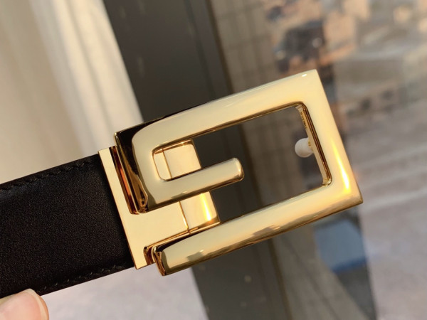 HOT SALE GUCCI Reversible belt with Square G buckle