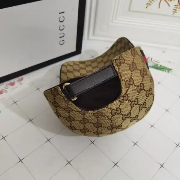 First bag ru GUCCI HAT