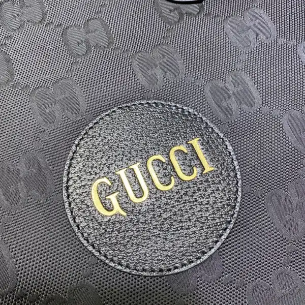 First bag ru GUCCI Off The Grid tote bag