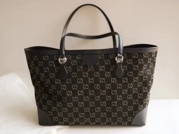 GUCCI Ophidia medium tote with Web