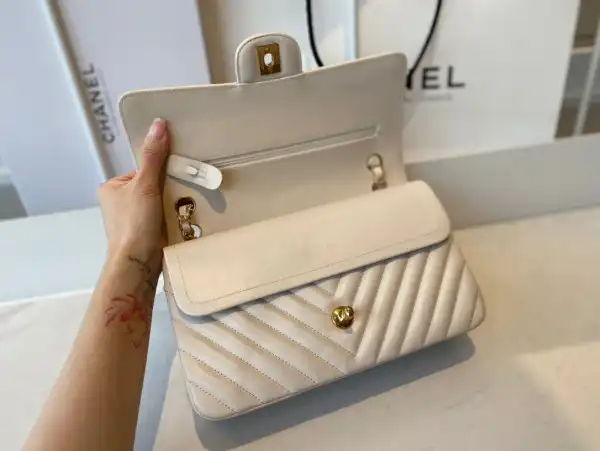 CHANEL FLAP BAG LAMBSKIN