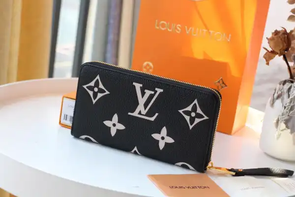 LOUIS VUITTON ZIPPY WALLET