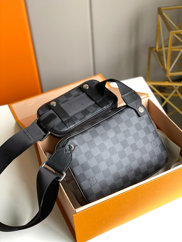 HOT SALE LOUIS VUITTON SCOTT MESSENGER