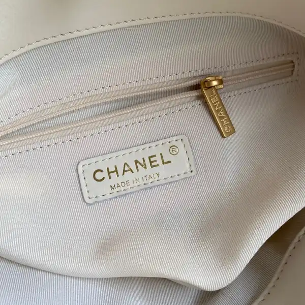 CHANEL SHOPPING BAG