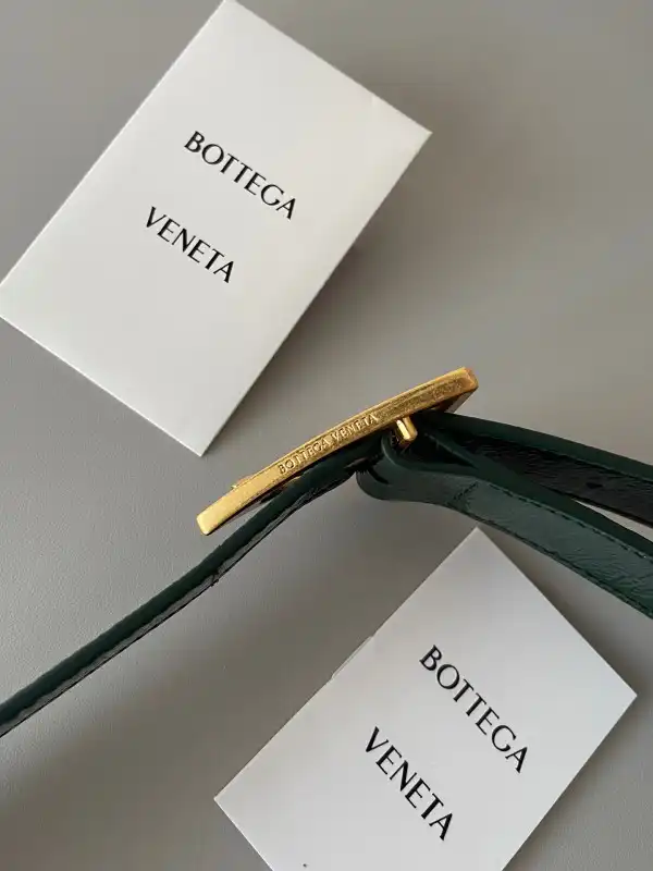 Affordable BOTTEGA VENETA CASSETTE