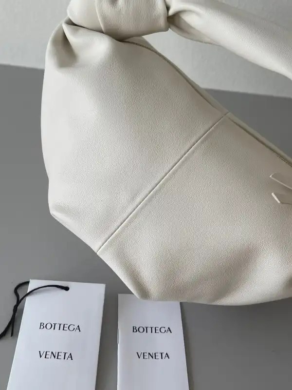 BOTTEGA VENETA MINI DOUBLE KNOT